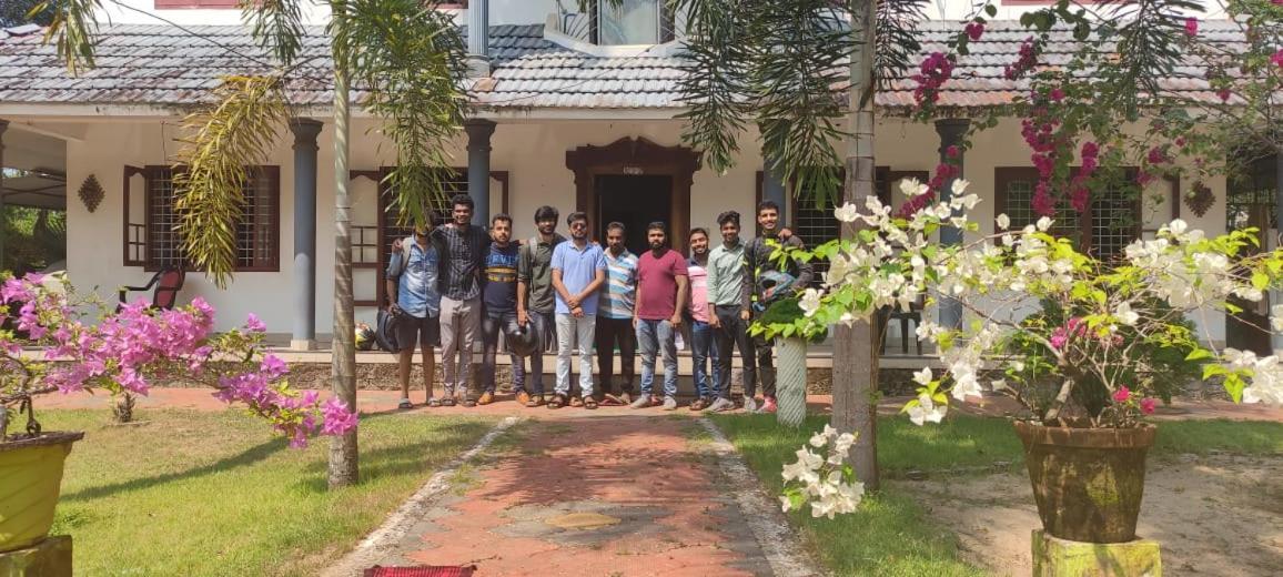 Appartamento Marari Peterland Alappuzha Esterno foto
