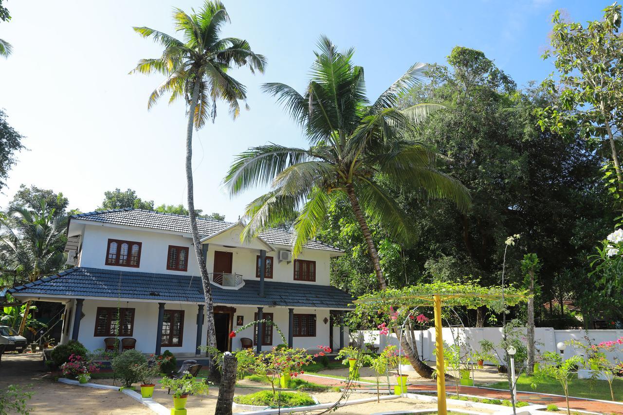 Appartamento Marari Peterland Alappuzha Esterno foto
