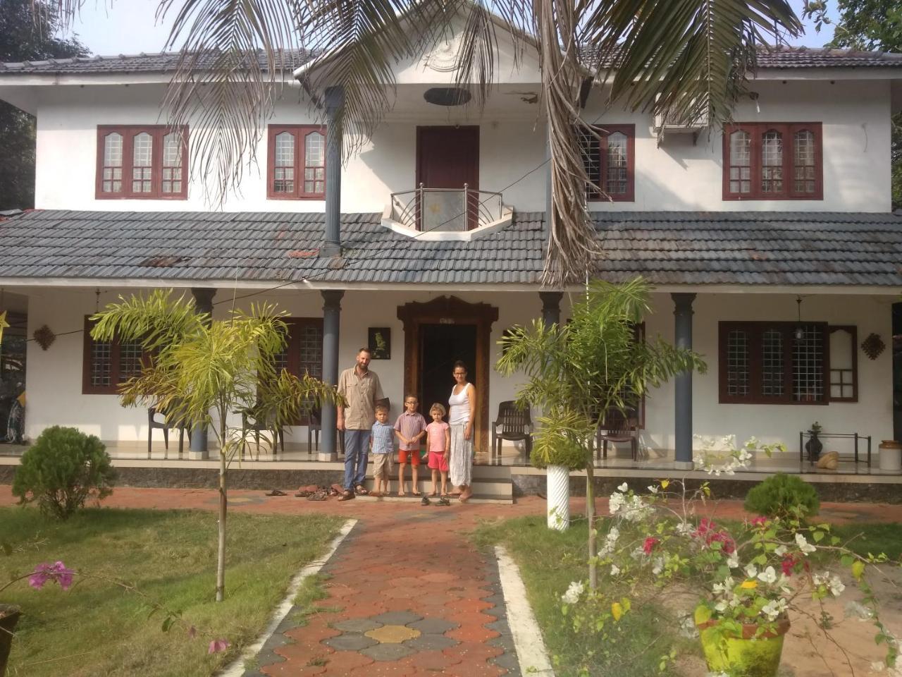 Appartamento Marari Peterland Alappuzha Esterno foto